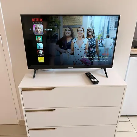 Le Cocon Parisien Netflix Parking Apartament